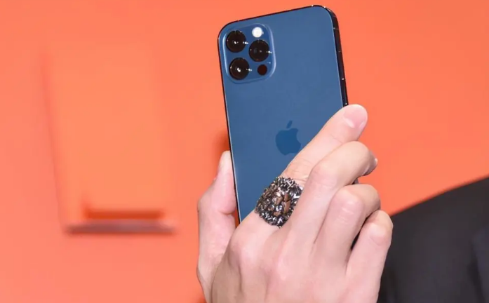 崇左苹果手机维修分享iPhone12系列重启方法教程 
